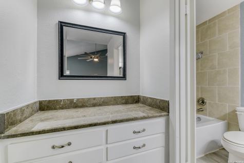 120 S Winston Lane San Antonio TX 78213