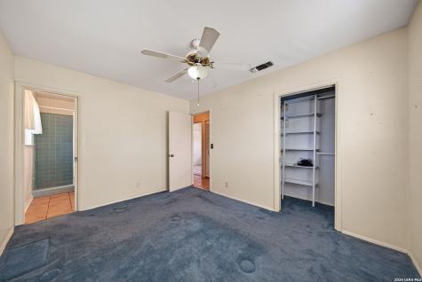 5827 Castle Brook Drive San Antonio TX 78218