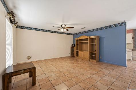 5827 Castle Brook Drive San Antonio TX 78218
