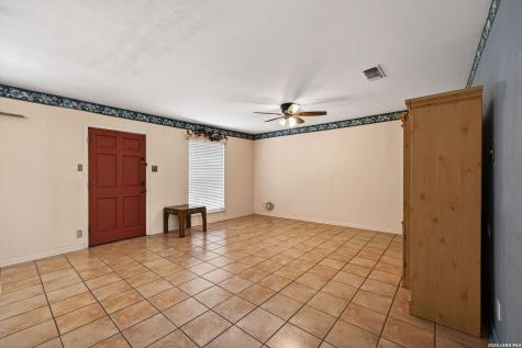 5827 Castle Brook Drive San Antonio TX 78218