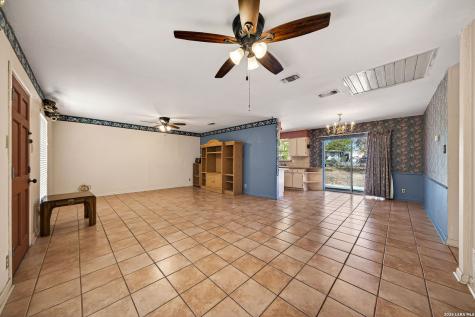 5827 Castle Brook Drive San Antonio TX 78218