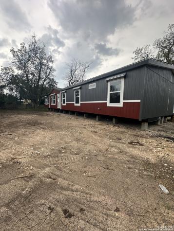 719 N Houston Sabinal TX 78881