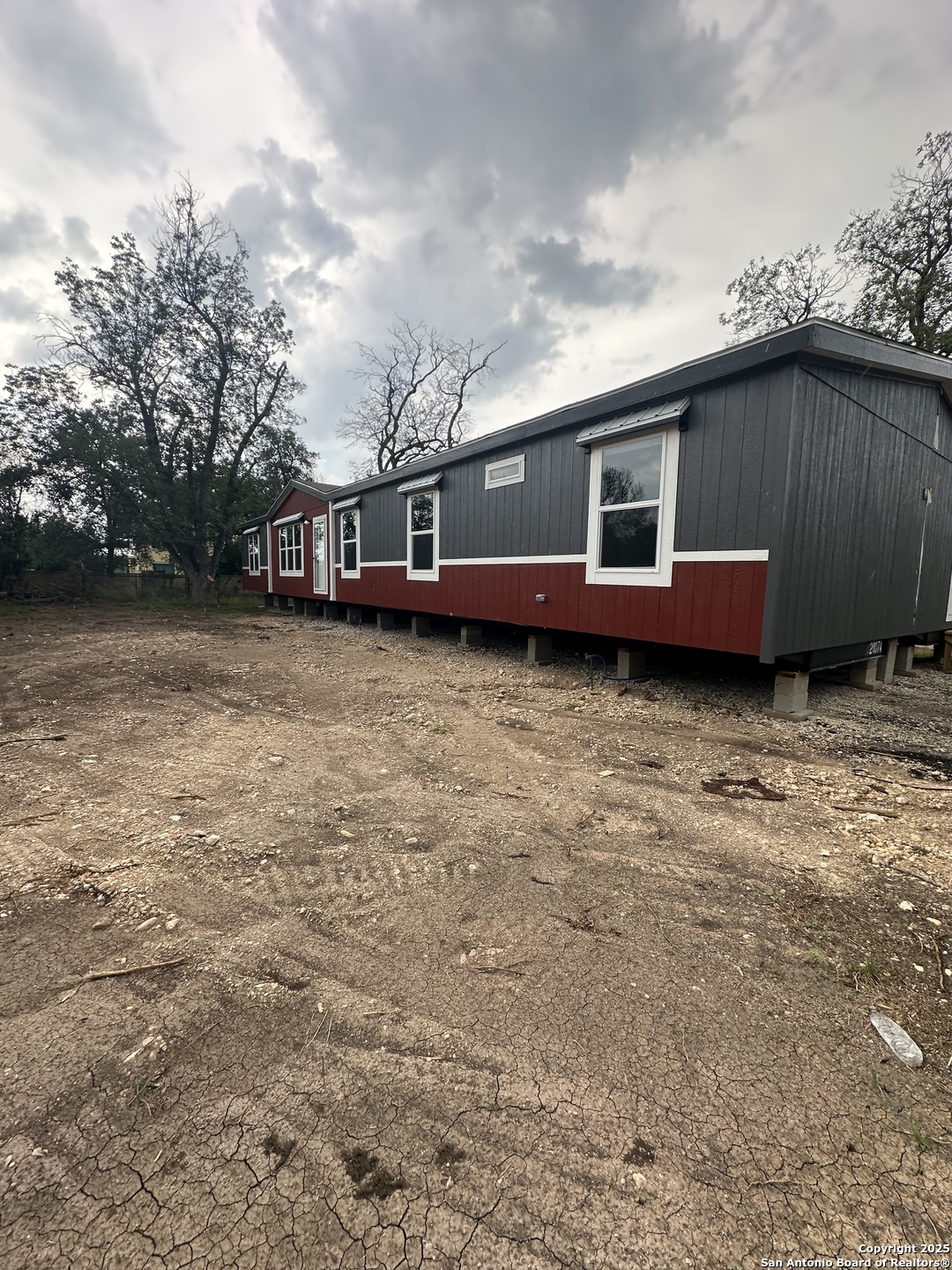 719 N Houston Sabinal TX 78881