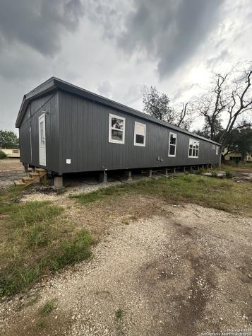 719 N Houston Sabinal TX 78881