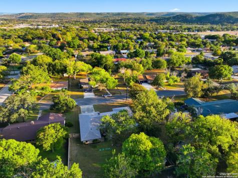 118 Timber Lane Kerrville TX 78028