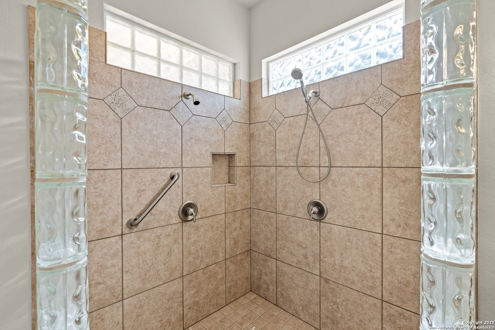 174 Edgewood Circle Bandera TX 78003