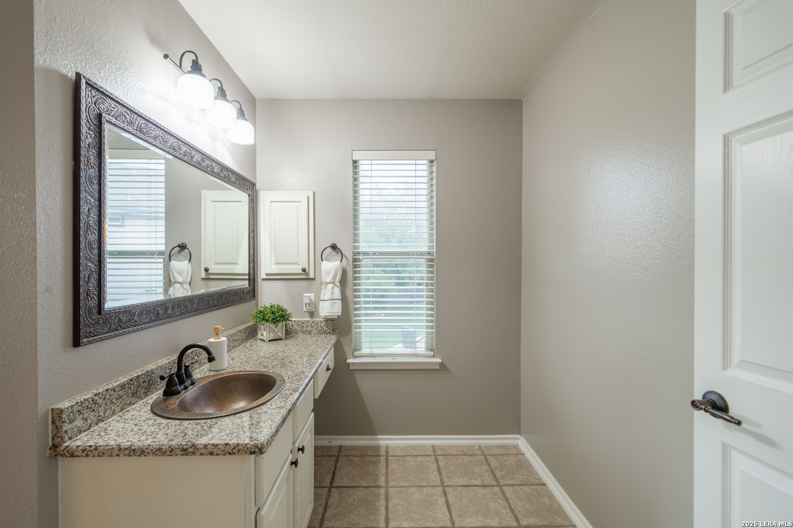 2047 Walsbrook San Antonio TX 78260