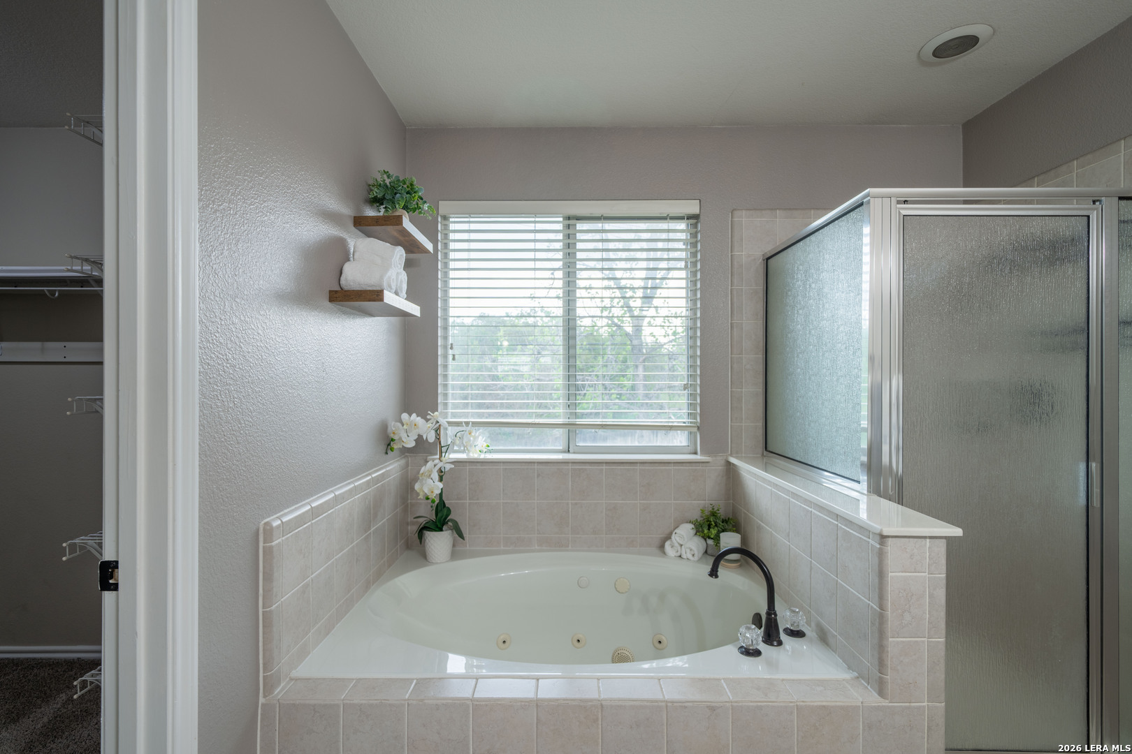 2047 Walsbrook San Antonio TX 78260