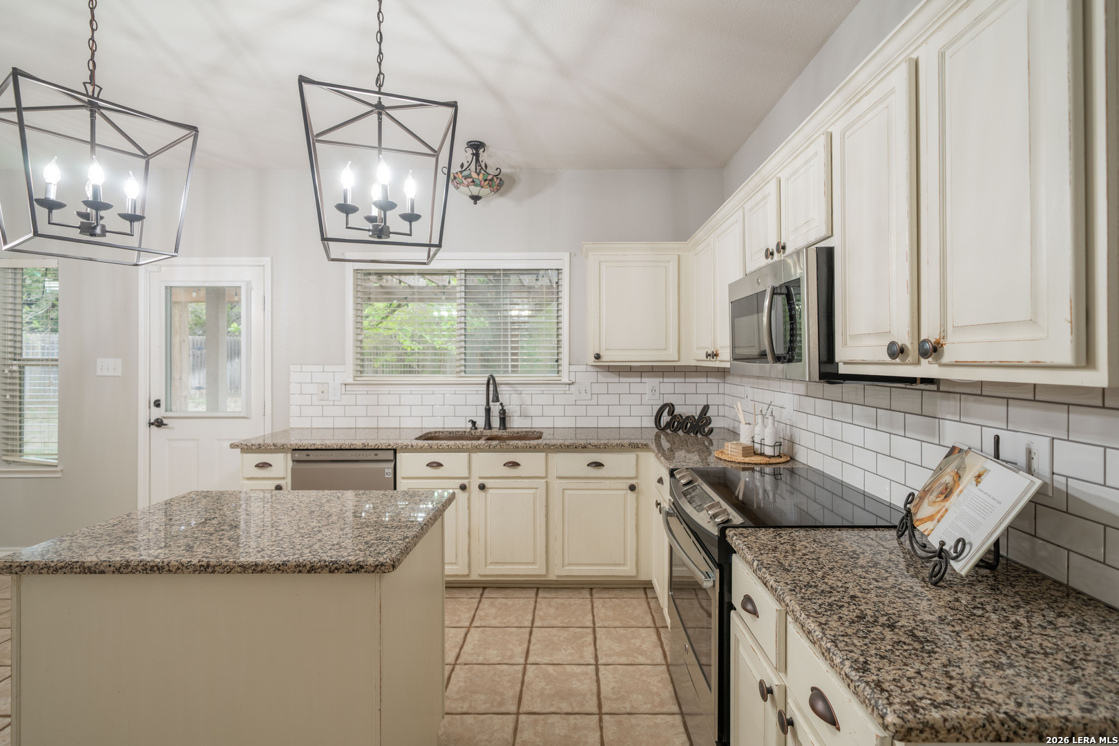 2047 Walsbrook San Antonio TX 78260
