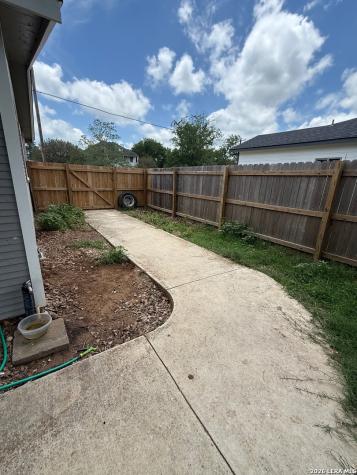 109 E Mayer Street Stockdale TX 78160