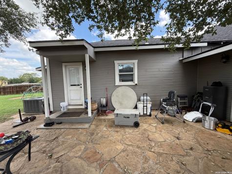 109 E Mayer Street Stockdale TX 78160