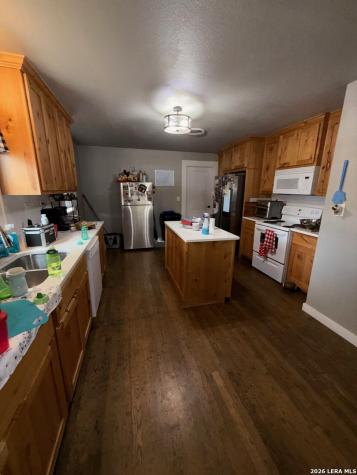 109 E Mayer Street Stockdale TX 78160