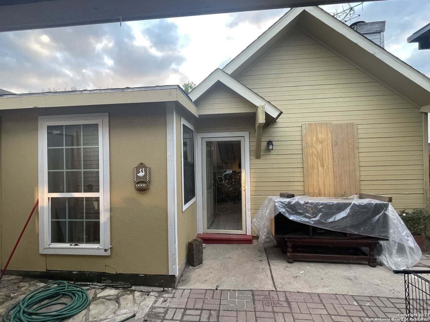 7715 Quail Hill San Antonio TX 78239