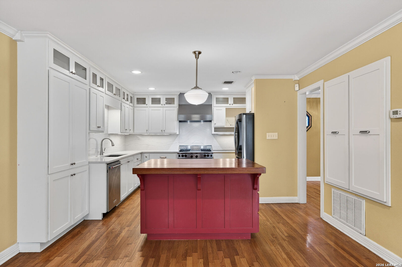 506 Castano Alamo Heights TX 78209
