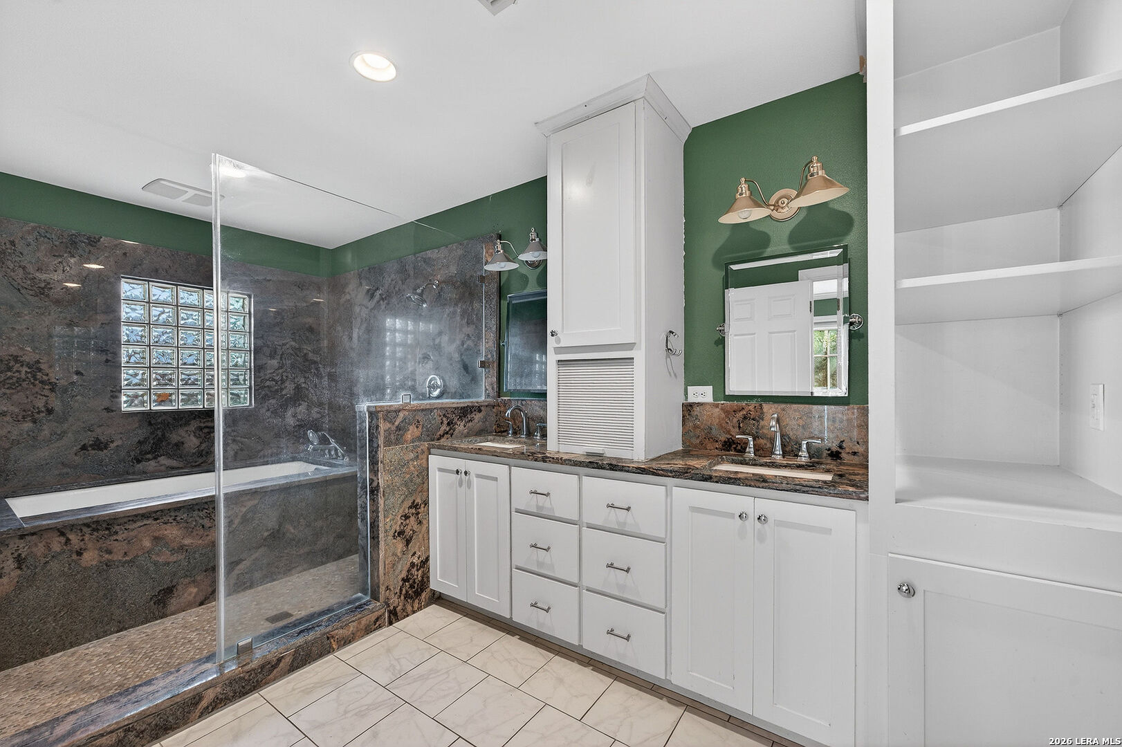 506 Castano Alamo Heights TX 78209