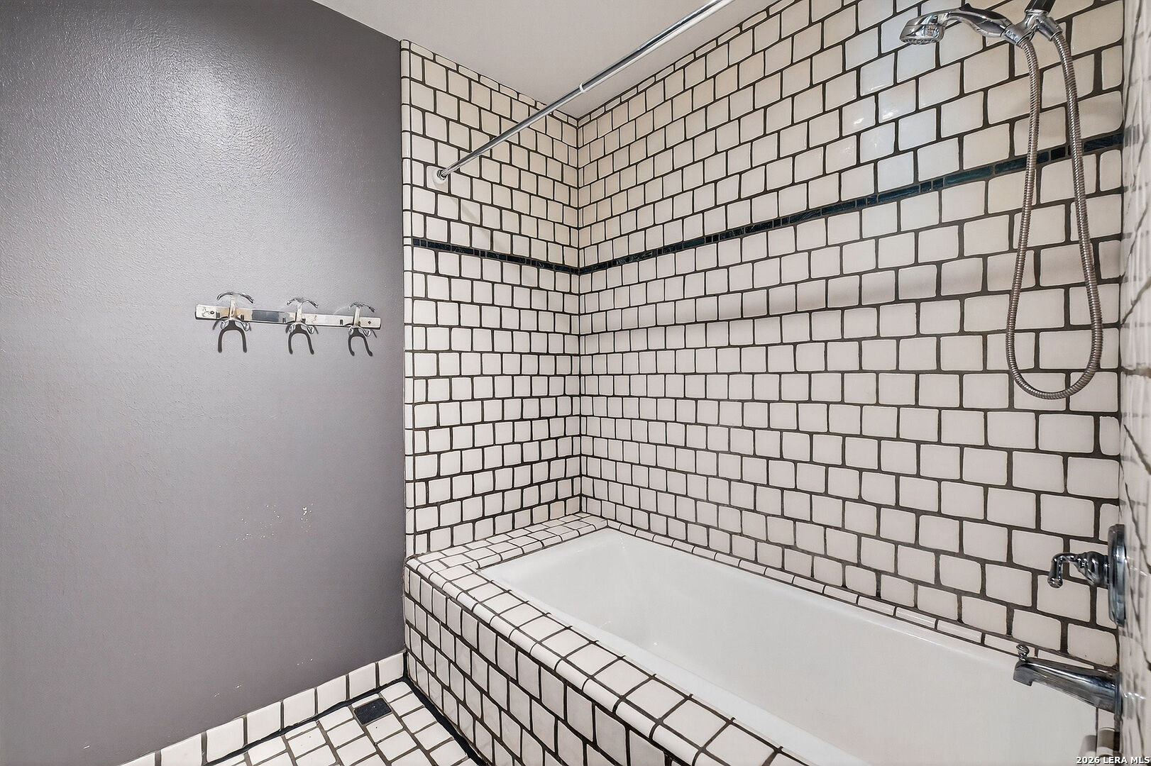 506 Castano Alamo Heights TX 78209