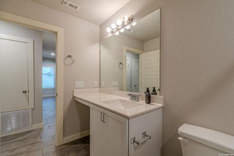 716 Fort Leonard San Antonio TX 78245