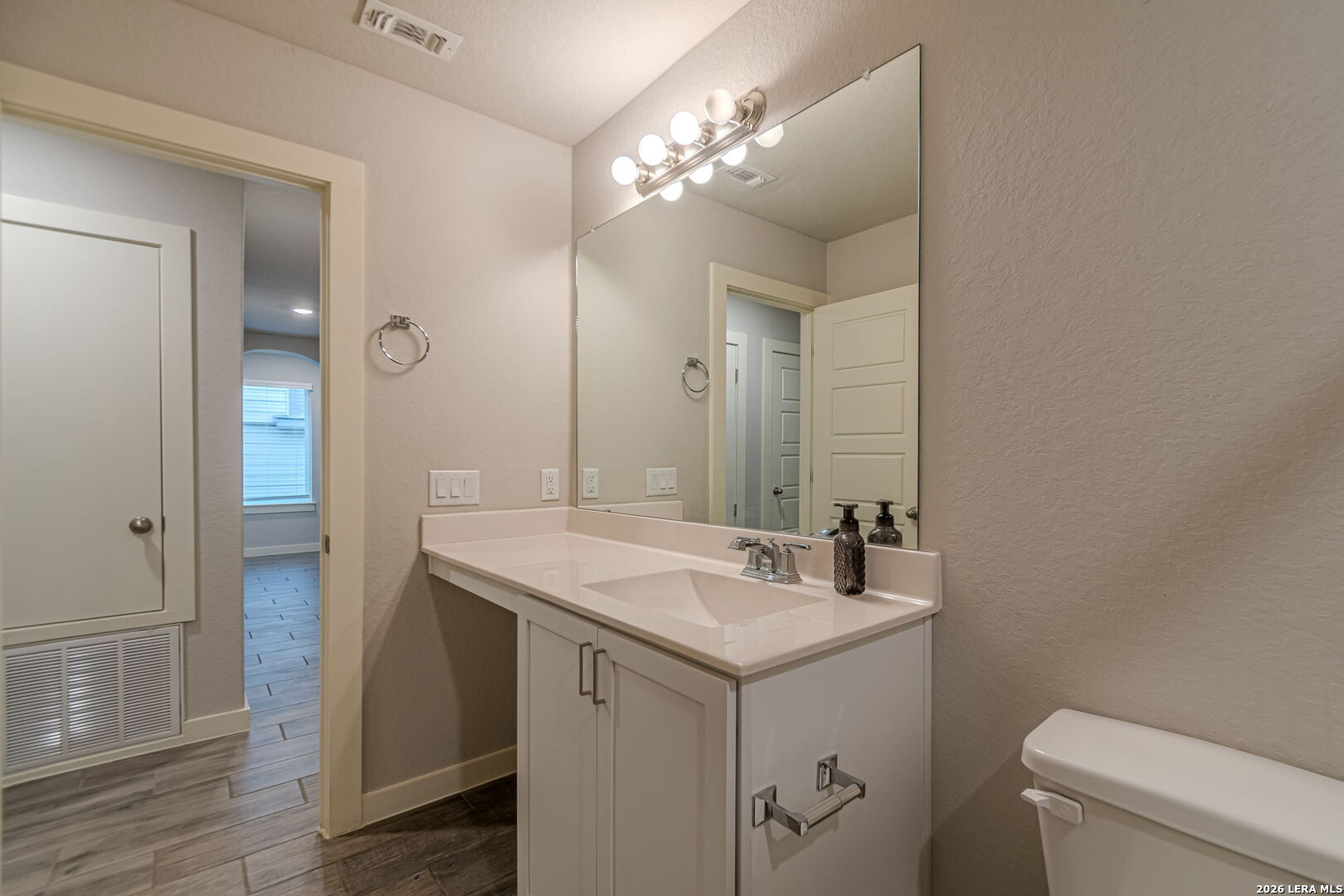 716 Fort Leonard San Antonio TX 78245