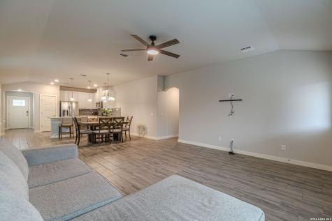 716 Fort Leonard San Antonio TX 78245
