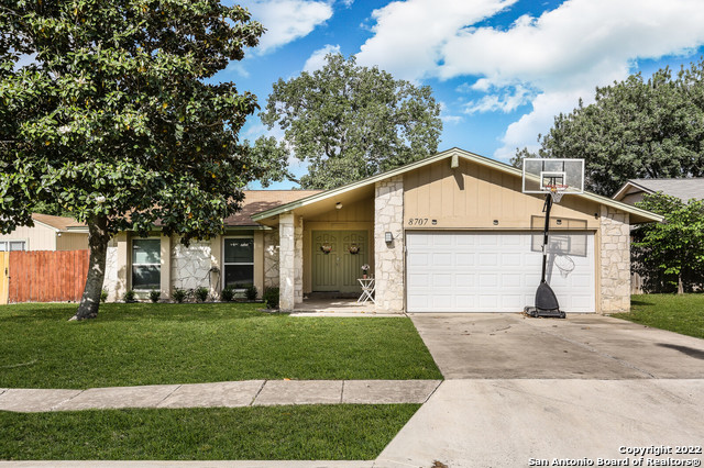 8707 Carrington San Antonio TX 78239