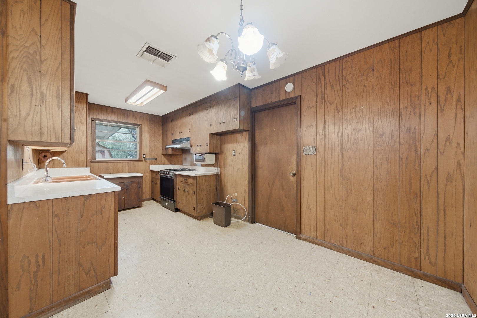 308 Meadowbrook Drive Hollywood Park TX 78232