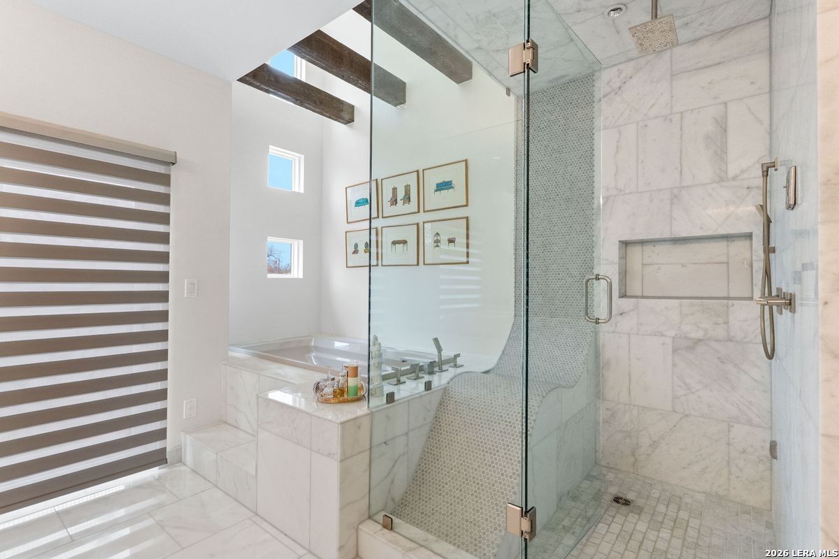 215 Annie#b San Antonio TX 78212