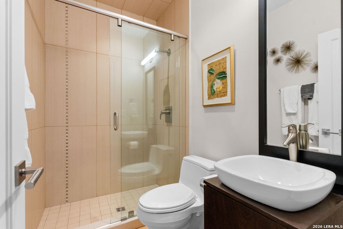 215 Annie#b San Antonio TX 78212