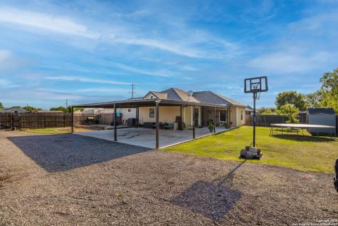 1038 Avenue H Poteet TX 78065