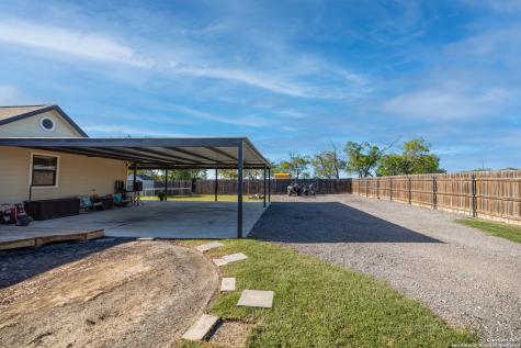 1038 Avenue H Poteet TX 78065