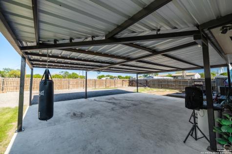 1038 Avenue H Poteet TX 78065