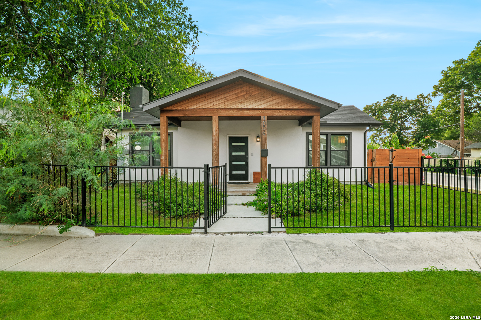 1006 S Pine Street San Antonio TX 78210
