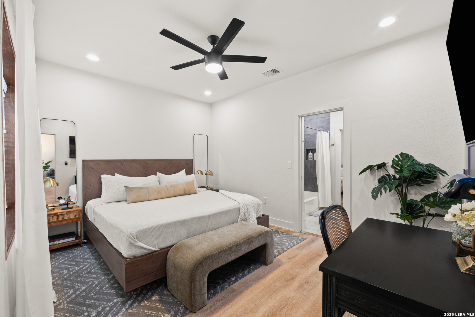 1006 S Pine Street San Antonio TX 78210