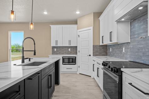 12623 Toro Drive Atascosa TX 78002