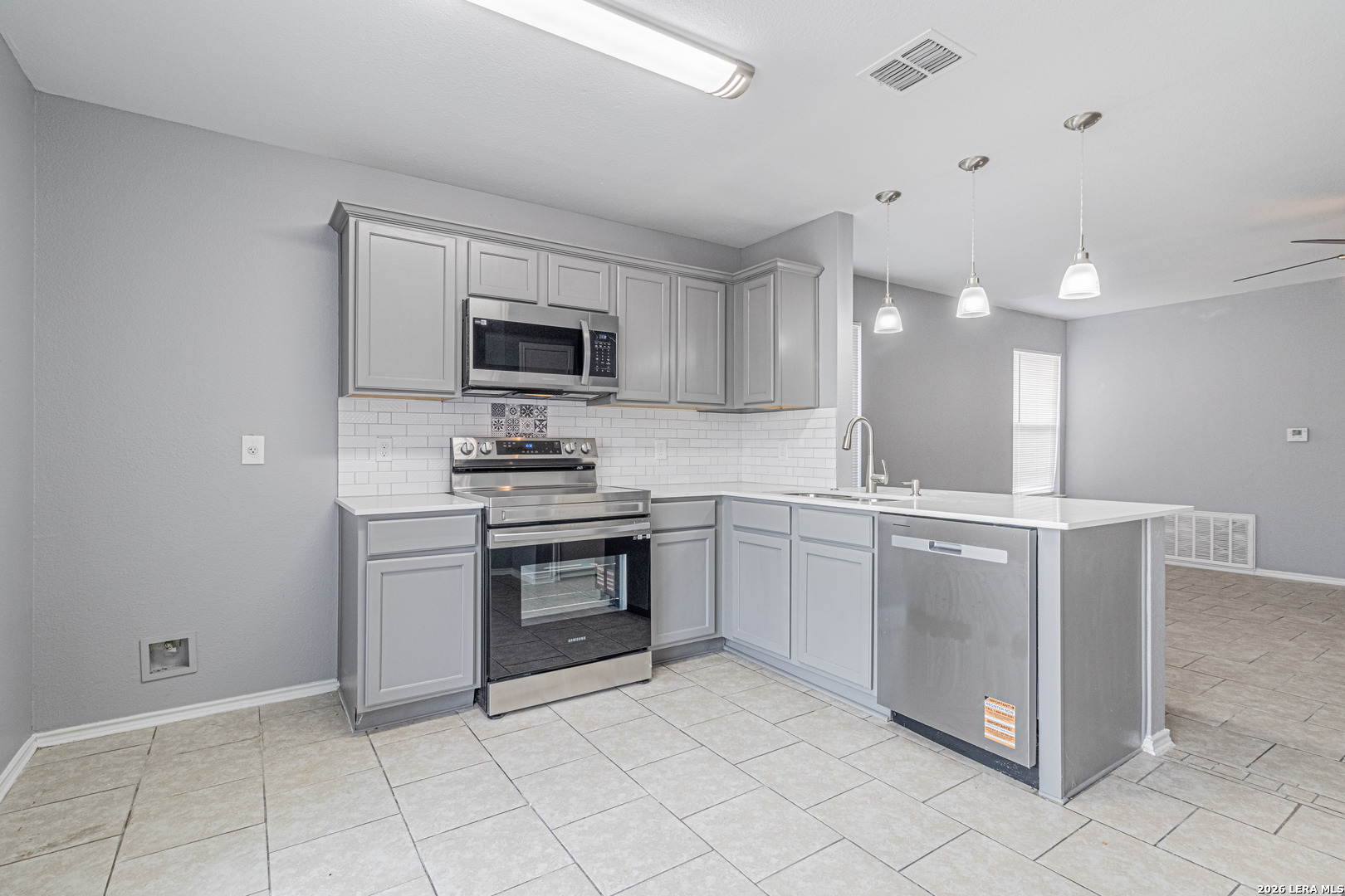 6711 Dragon Tooth San Antonio TX 78242