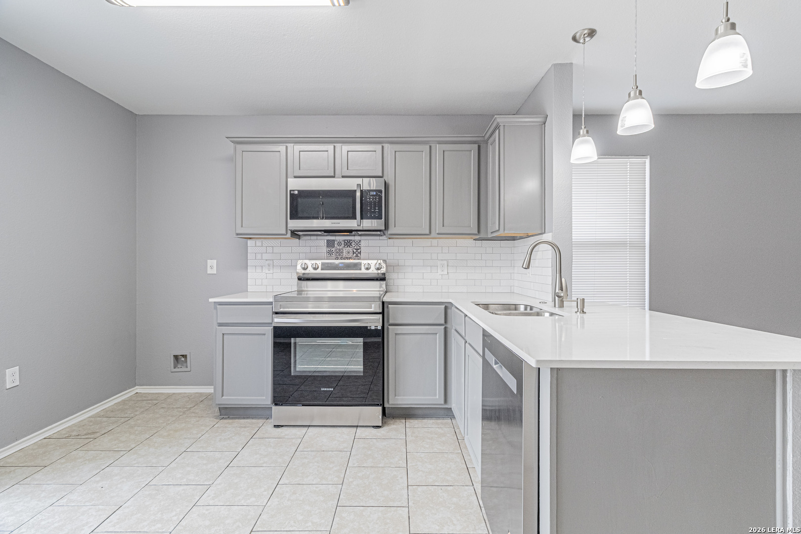 6711 Dragon Tooth San Antonio TX 78242
