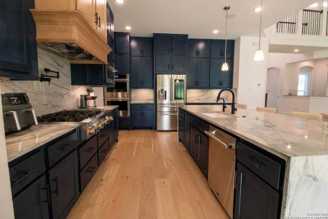 7302 Cresta Bulivar San Antonio TX 78256