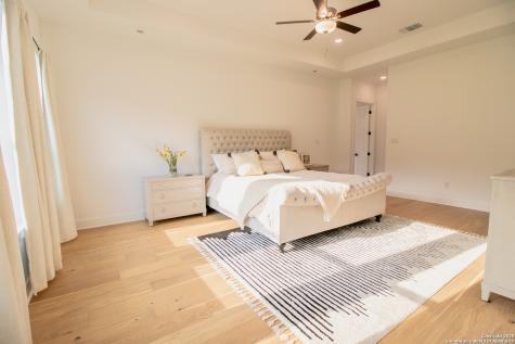 7302 Cresta Bulivar San Antonio TX 78256