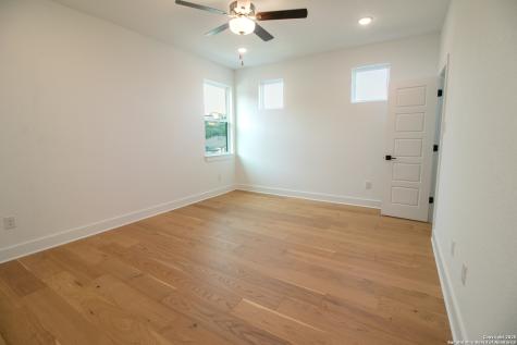 7302 Cresta Bulivar San Antonio TX 78256