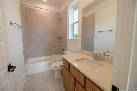 7302 Cresta Bulivar San Antonio TX 78256