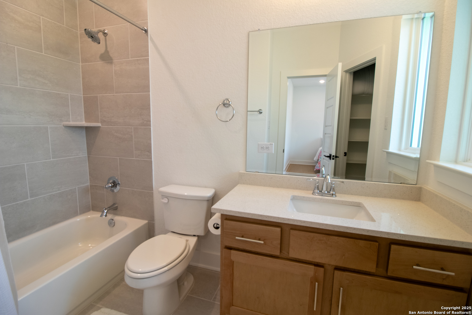 7302 Cresta Bulivar San Antonio TX 78256