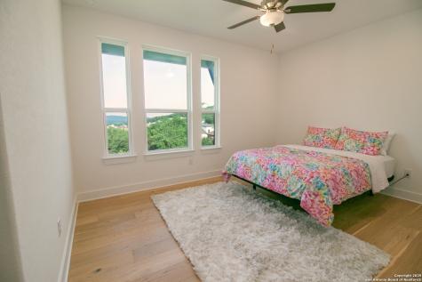 7302 Cresta Bulivar San Antonio TX 78256