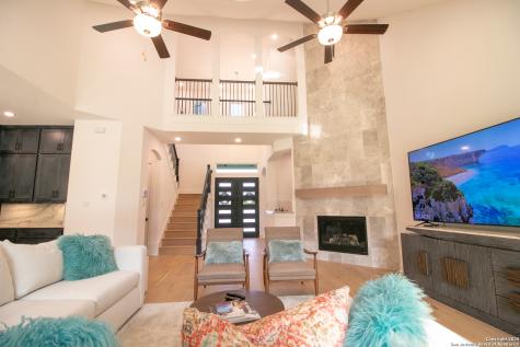 7302 Cresta Bulivar San Antonio TX 78256