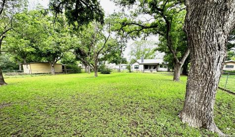 809 Florence Street Castroville TX 78009