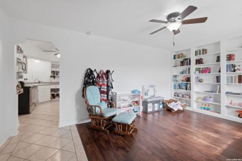 1911 Dellhaven Drive San Antonio TX 78220