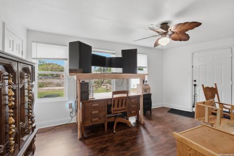 1911 Dellhaven Drive San Antonio TX 78220