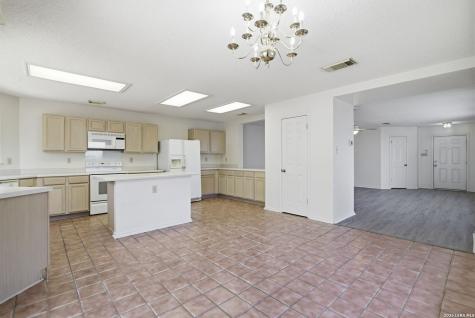 15824 Lomita Springs San Antonio TX 78247
