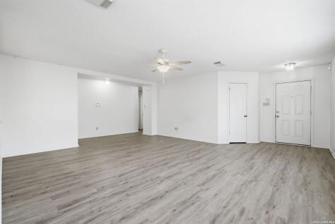 15824 Lomita Springs San Antonio TX 78247