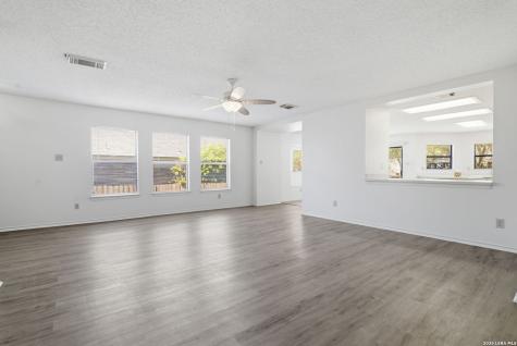 15824 Lomita Springs San Antonio TX 78247