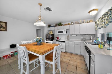 7623 Glen Mont San Antonio TX 78239