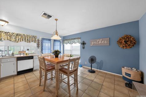 7623 Glen Mont San Antonio TX 78239